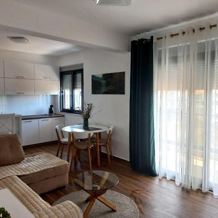 Iraida-4 Apartman Dobra Voda Kültér fotó